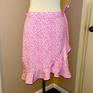 Wrap short skirt, pink with white flowers, size medium